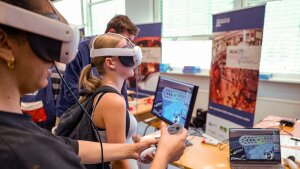 Ausstellungslandschaft zum MINT-Festival Jena 2025