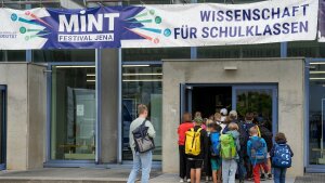Eingang zum MINT-Festival Jena 2025